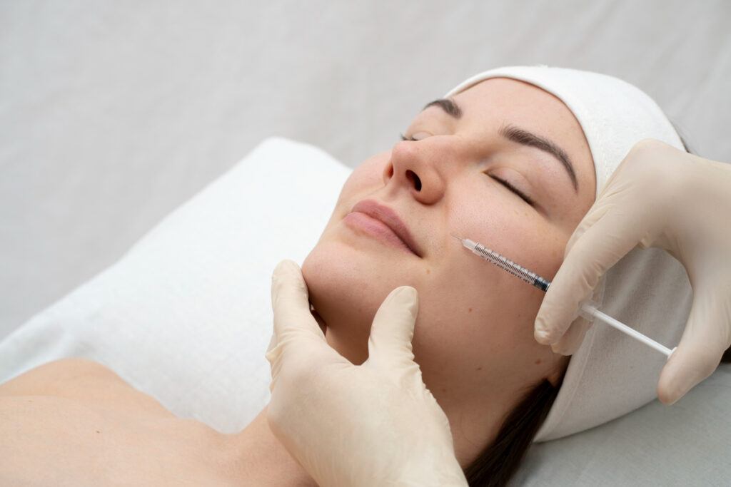 Ácido hialurónico vs. botox ¿qué tratamiento es mejor para rejuvenecer tu rostro